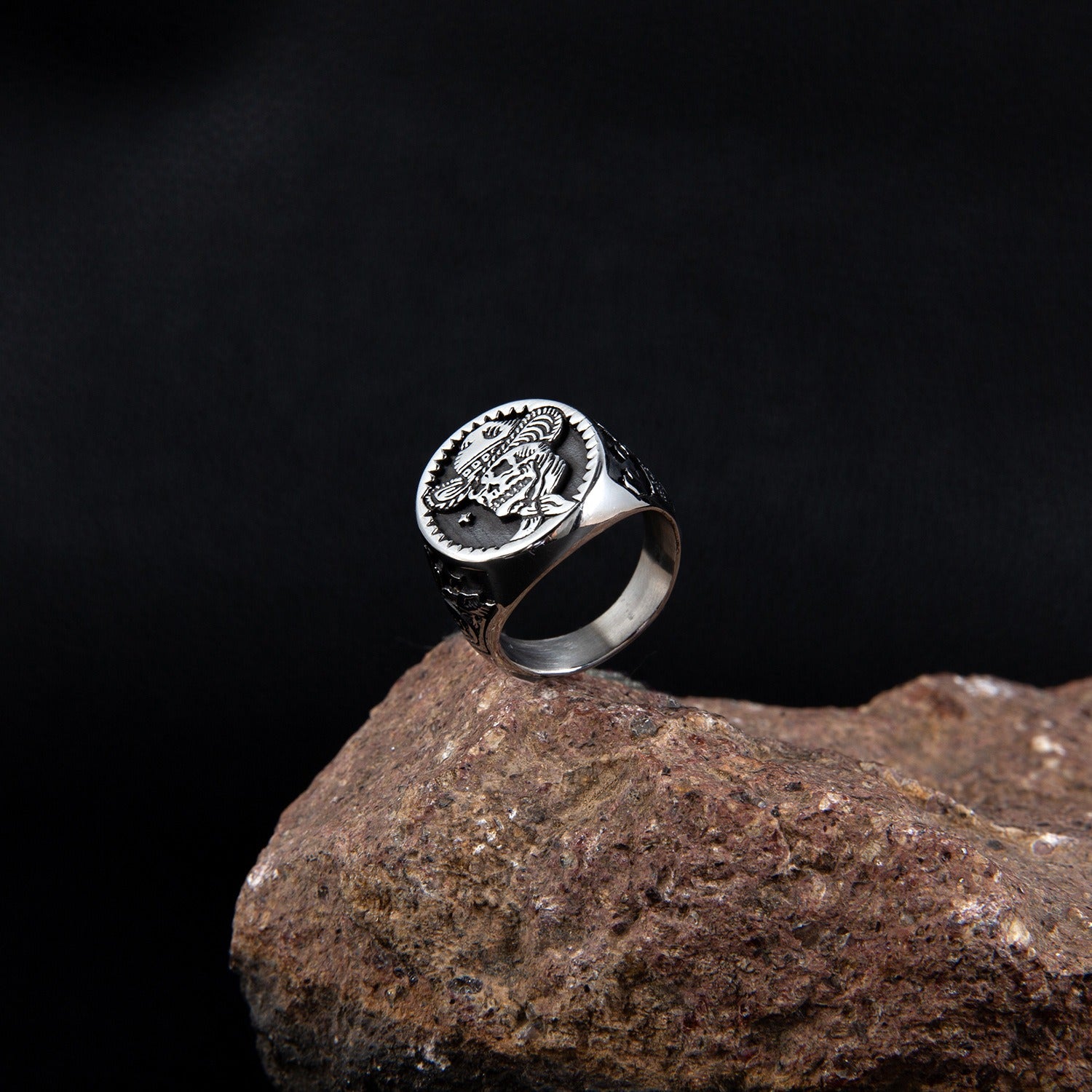 Retro punk men's stainless steel ring