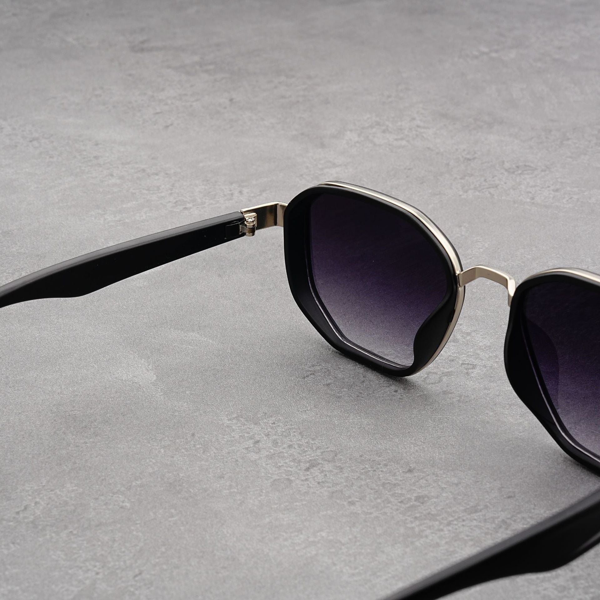 High-End Polygon TR90 UV Sunglasses