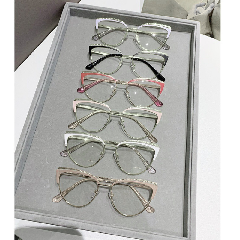 Celebrity Style Cat-Eye Trendy Eyewear - Pink Gold