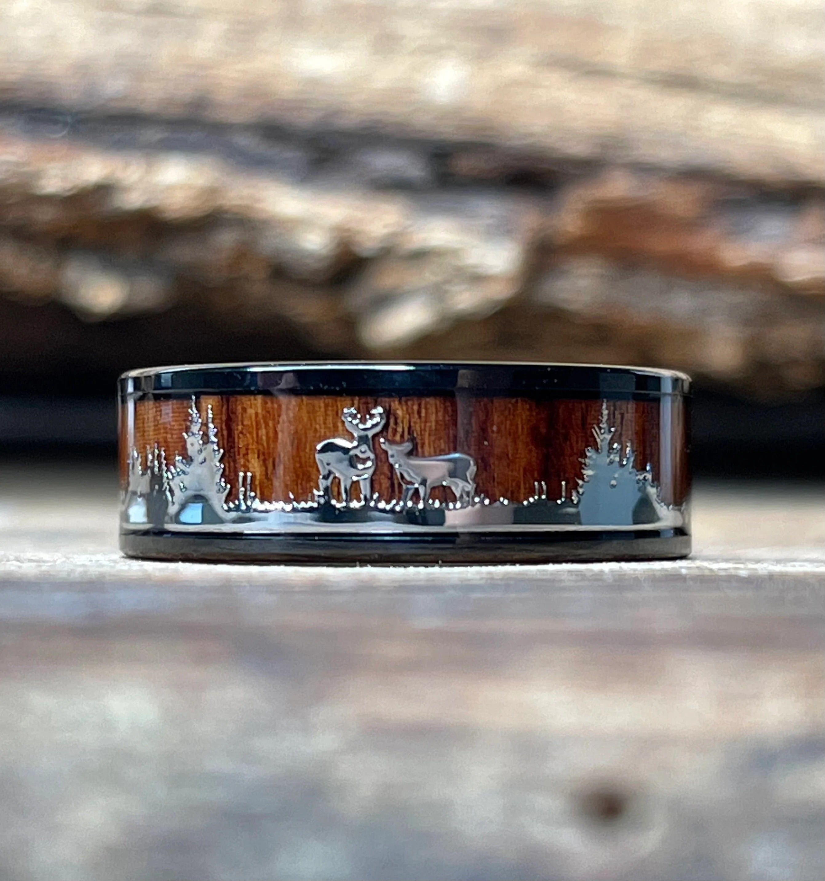 Classic Woodgrain Pattern Finger Ring