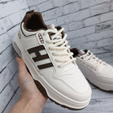 Sprint - Trendy and fashionable lace-up sneakers