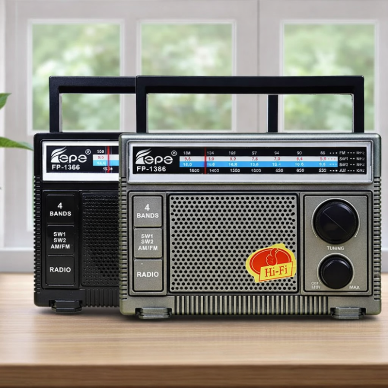 Classic Retro Style Portable FM Radio