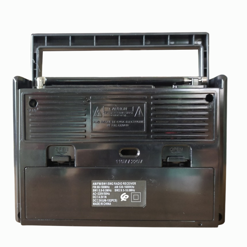 Classic Retro Style Portable FM Radio