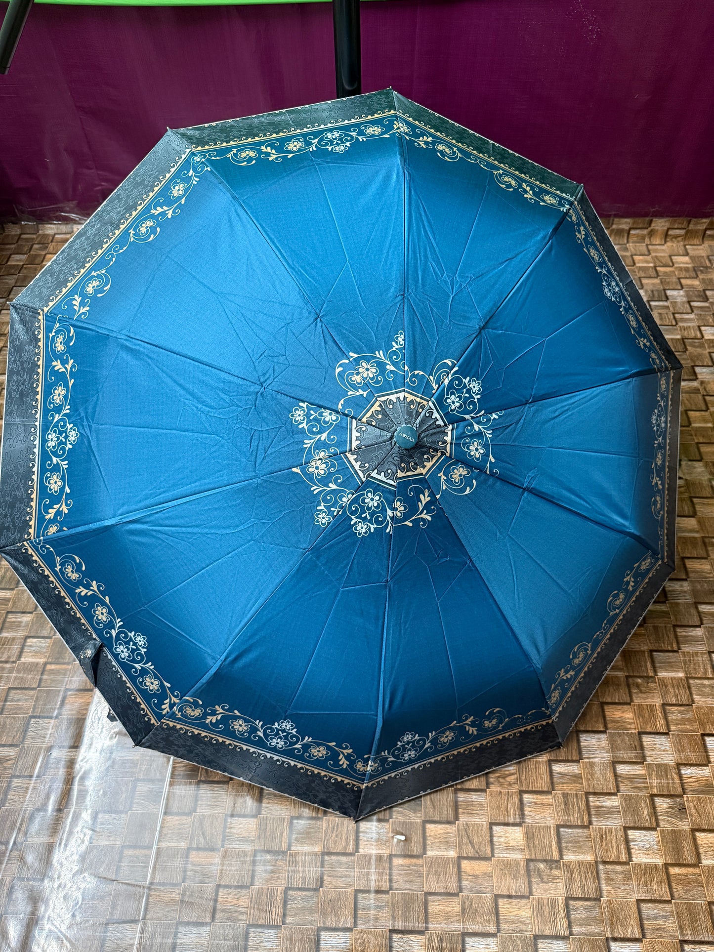 Elegant Floral 10-Ribs Folding Umbrella