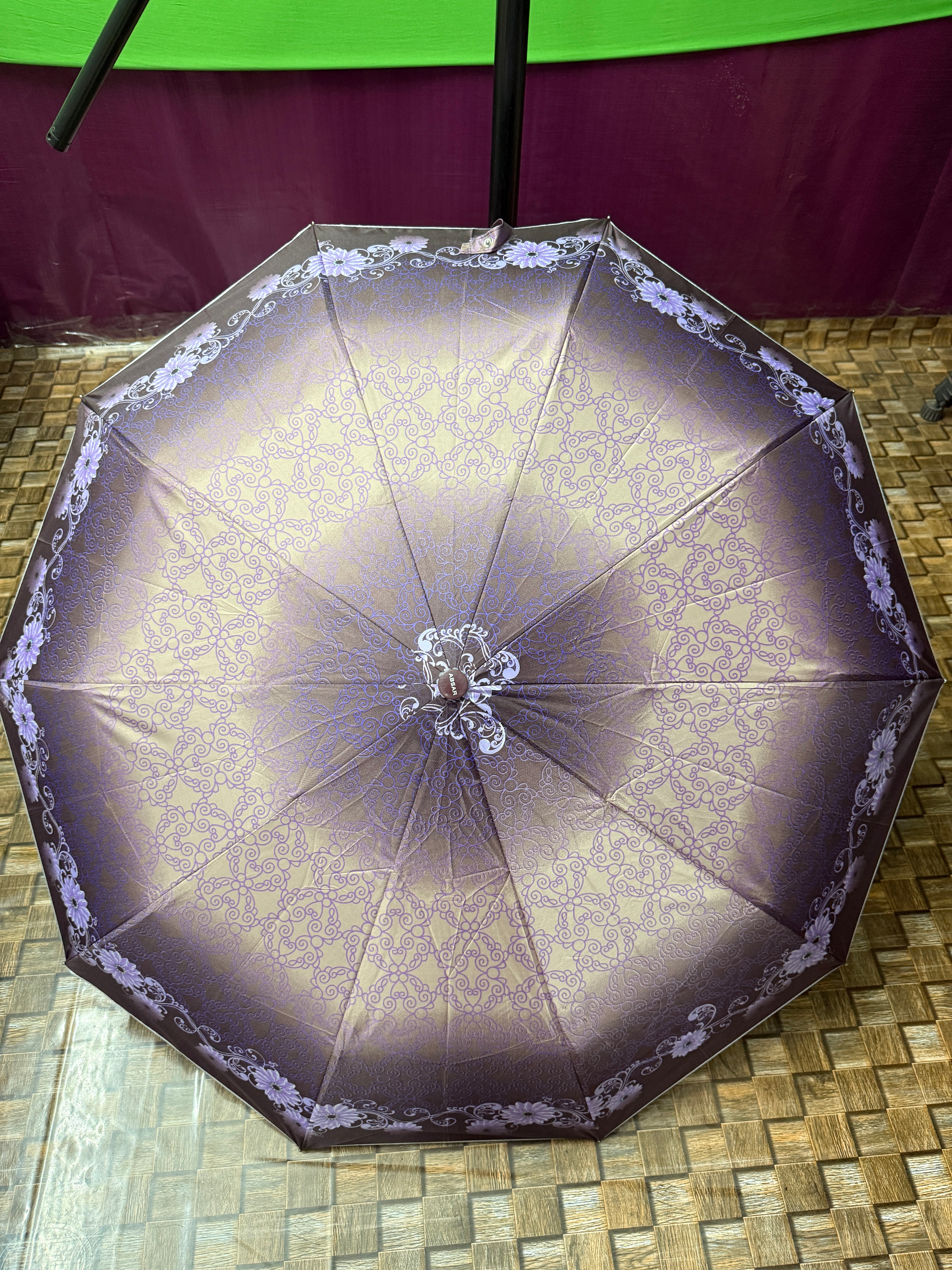 Elegant Floral 10-Ribs Folding Umbrella