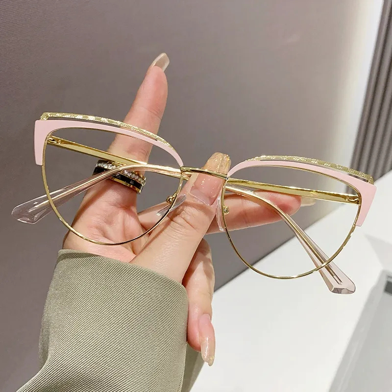 Celebrity Style Cat-Eye Trendy Eyewear - Pink Gold